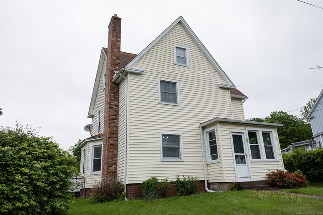 Building Photo - 24 Harrington St