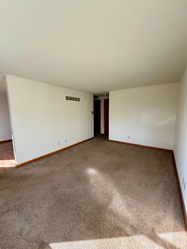 Building Photo - 50 School St