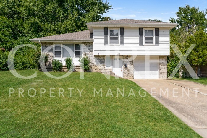 Primary Photo - Three Bedroom w/Split Entry