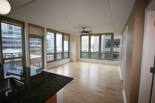 Foto del edificio - 565 W Quincy St