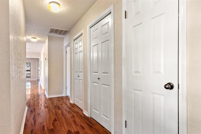 Building Photo - 5 Spalding Cir