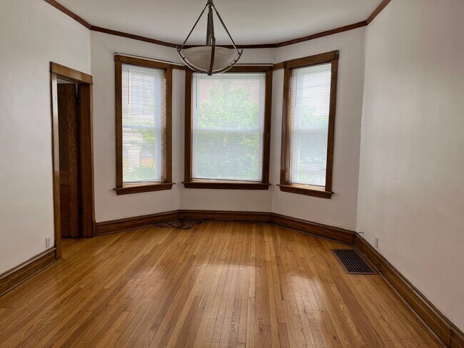 Foto del edificio - 3735 W Belden Ave