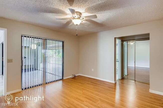 Foto del edificio - 3 br, 2 bath House - 9320 NW 13th St UNIT