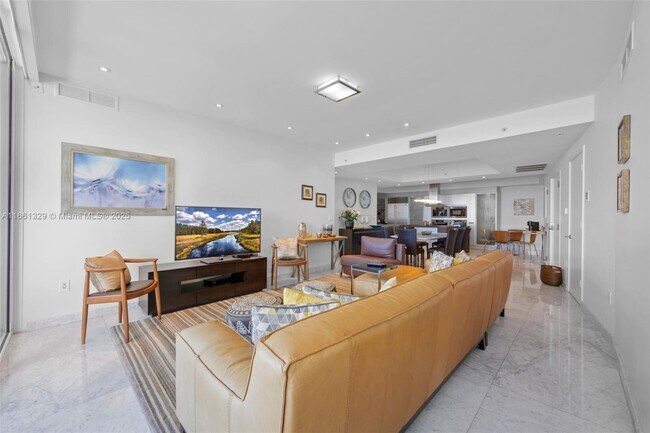 Foto del edificio - 18201 Collins Ave