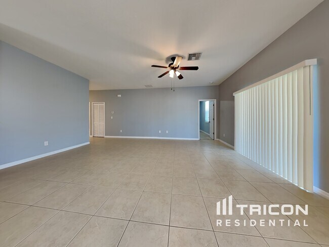 Foto del edificio - 602 19Th Street Nw Ruskin FL
