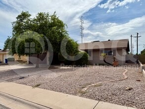 Building Photo - 3006 S Dromedary Dr