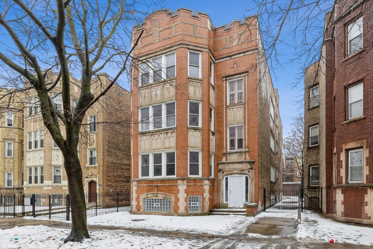 Primary Photo - 7726 S Kingston Ave