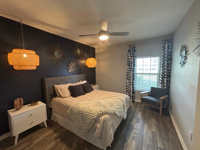 Foto del edificio - 4925 Cromwell Dr