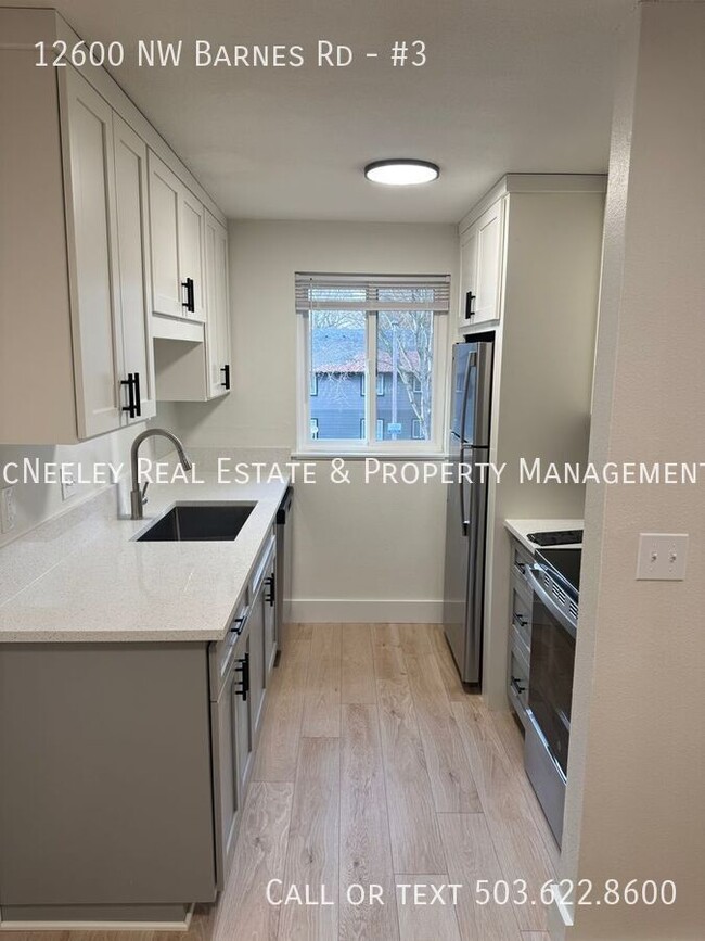 Building Photo - Remodeled Top Floor Condo in West Lake Vil...