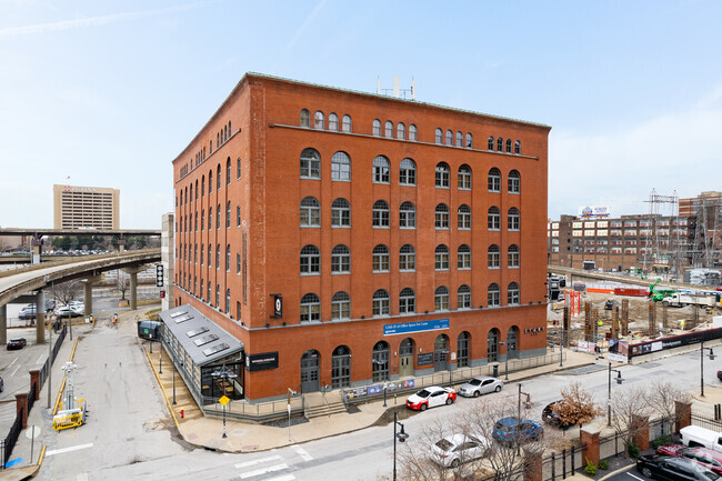 Foto del edificio - Ball Park Lofts