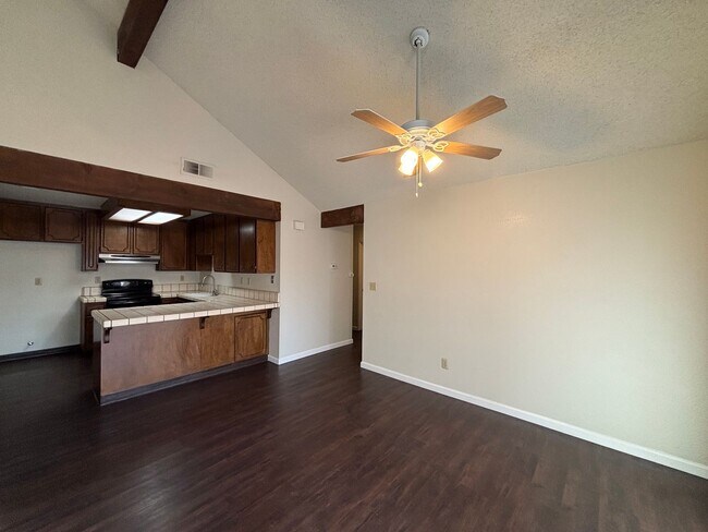 Foto del edificio - 5332-5332 Angelina Ave