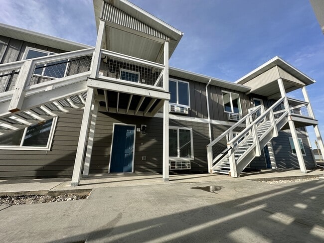 Building Photo - 3187 Queen Anns St