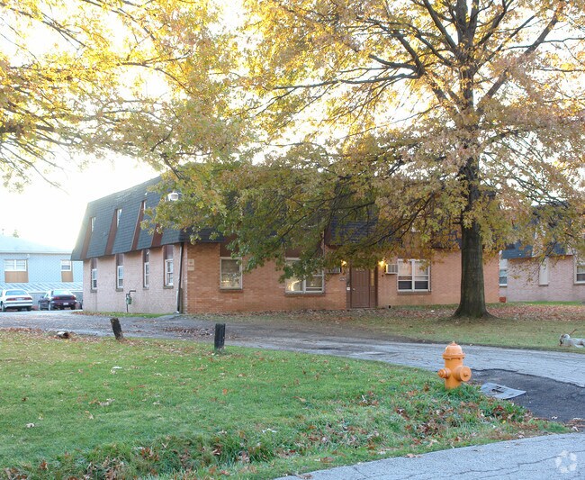 Building Photo - 5029 Aravesta Ave