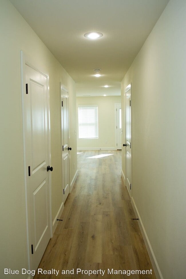Building Photo - 3 br, 2.5 bath House - 154  N Centennial Ave