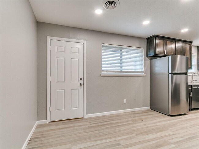 Foto del edificio - 202 Thompson Dr