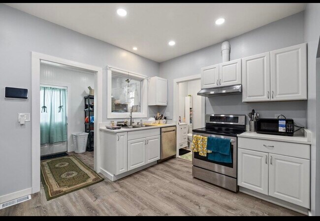 Foto del edificio - 469 Cleveland Ave