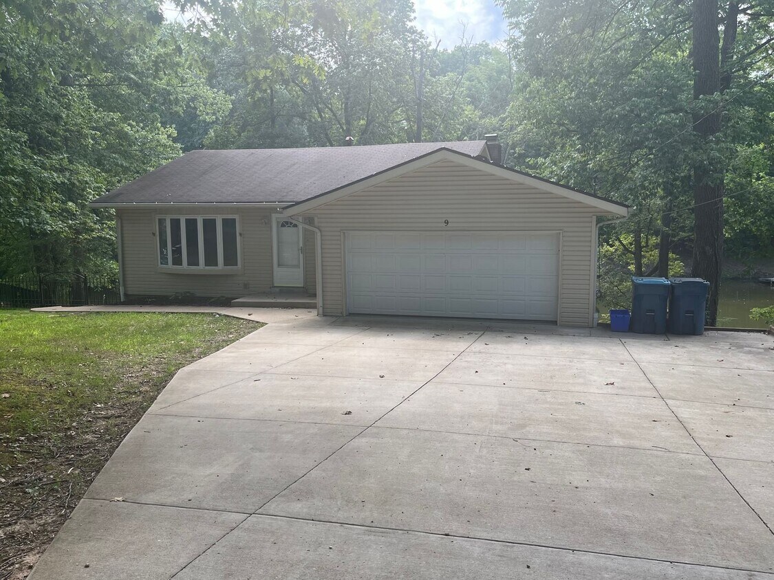 Primary Photo - Three bedroom in Glen Carbon
