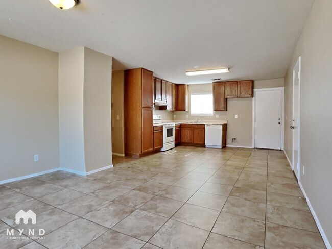 Foto del edificio - 2434 E Roeser Rd