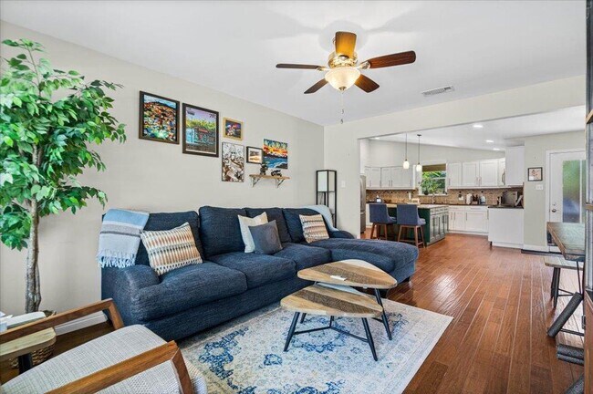 Building Photo - 8514 Burrell Dr