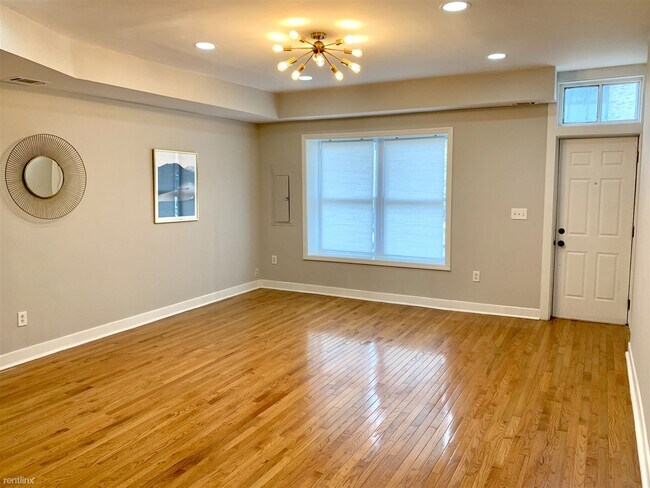 Building Photo - 2 br, 2.5 bath House - 633 14th St NE Apt 1