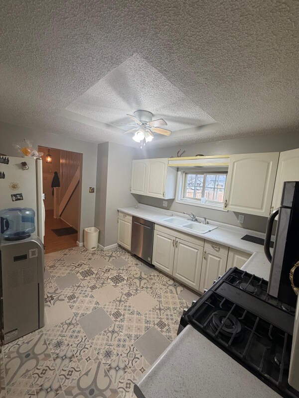 Building Photo - 3037 Meredith Ave