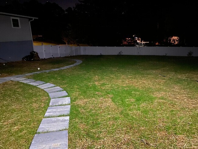 Foto del edificio - 4219 Midway Dr