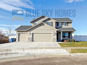 Building Photo - 853 Harpy Ave