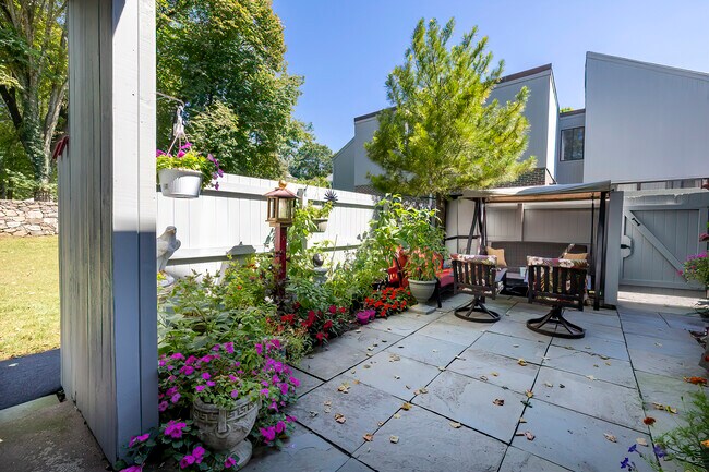 Foto del edificio - 9 Sandlewood Ln