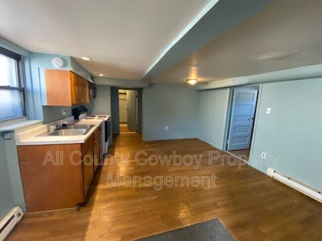 Foto del edificio - 802 W 31st St