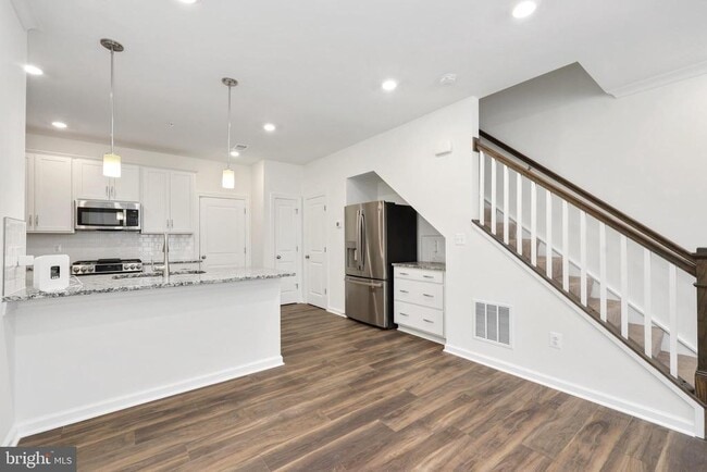Building Photo - 14983 River Walk Way