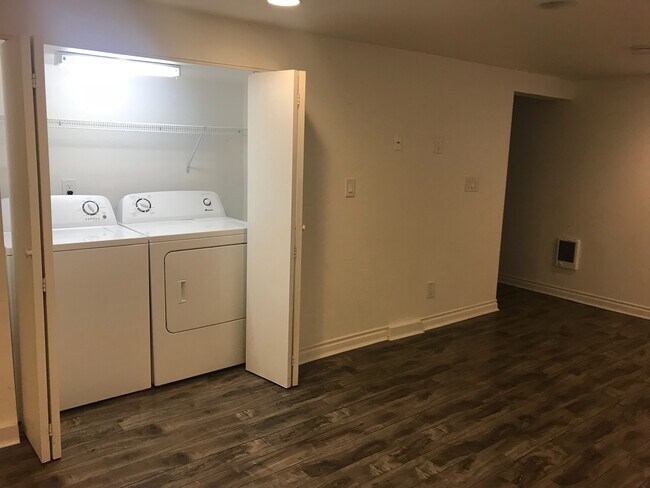 Foto del edificio - 3648 44th Ave SW