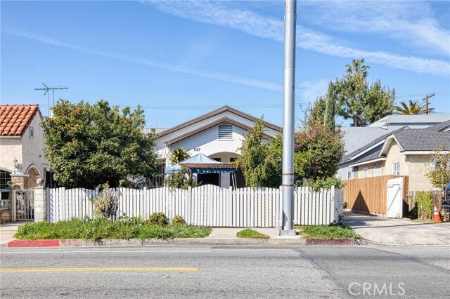 Building Photo - 849 N Wilton Pl