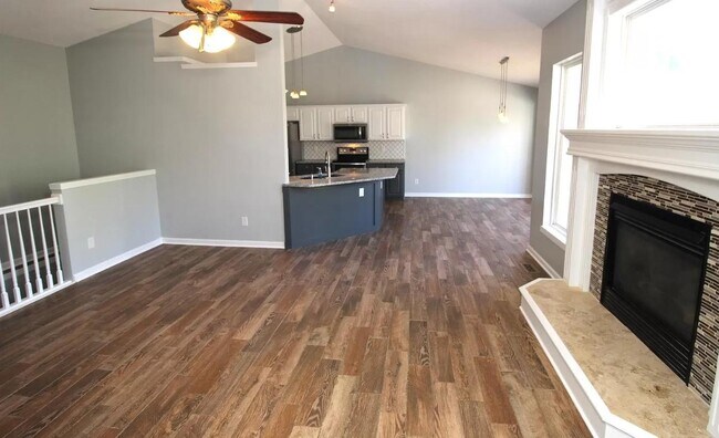 Foto del edificio - 1119 E Rushwood Dr