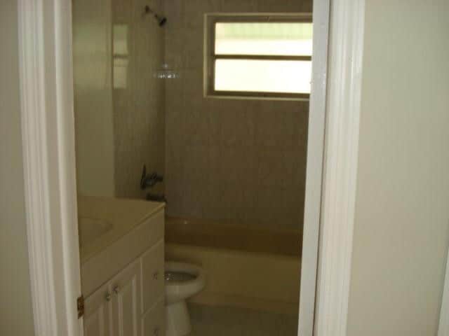 Foto del edificio - 522 SW 72nd Ave