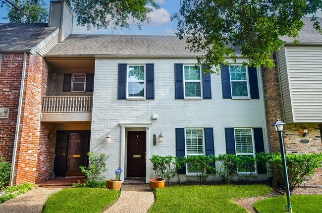 Building Photo - 13074 Trail Hollow Dr