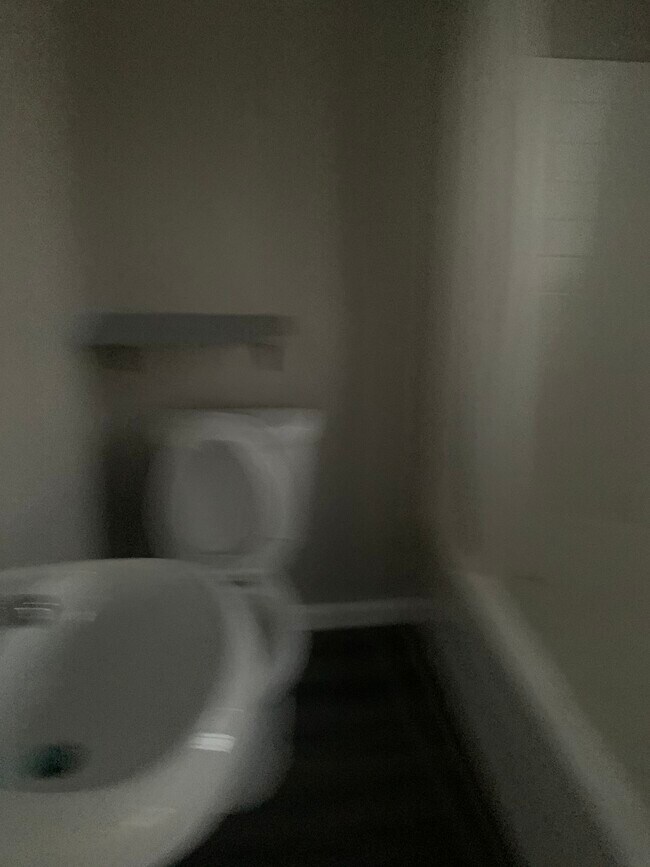 Foto del edificio - 1841 1/2 W 11th Pl