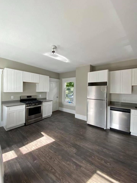 Building Photo - 357 K St