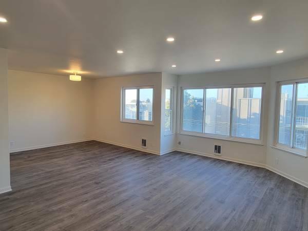 Building Photo - bedroom in San Francisco CA 94118