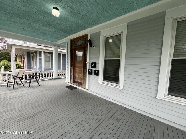 Building Photo - 191 Pawling Ave
