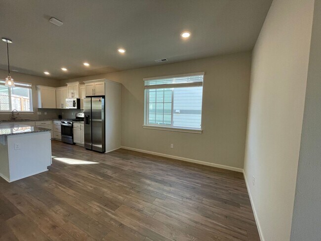Foto del edificio - Spacious 3 Bed 2.5 Ba House in Happy Valle...
