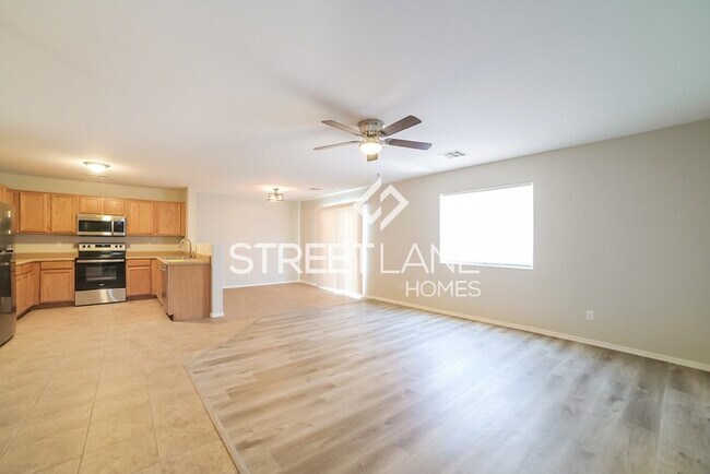 Building Photo - REDUCED! - NOW OFFERING FIRST FULL MONTH F...