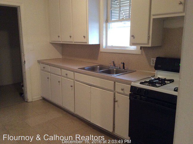 Foto del edificio - 3 br, 1 bath House - 2944 Pecan Street