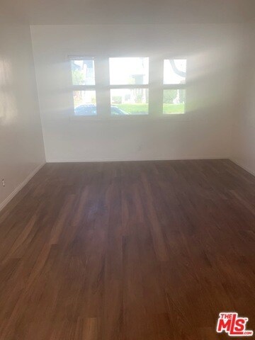 Foto del edificio - 2058 W 103rd St