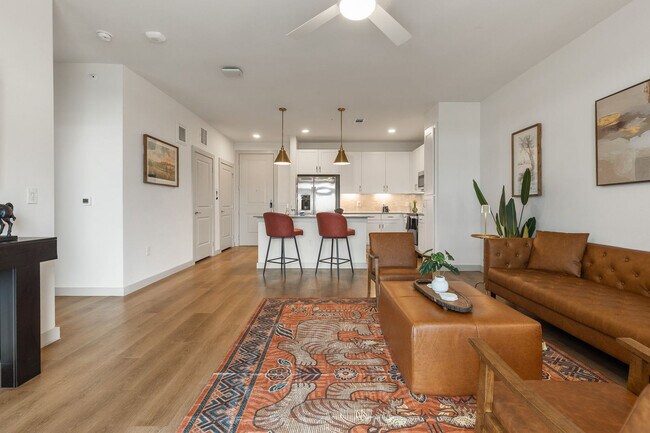 Foto del edificio - 1301 Leah Ave