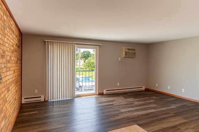 Building Photo - 5212 Belclare Rd