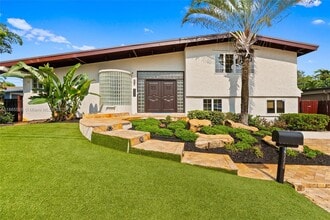 Building Photo - 2530 Okeechobee Ln