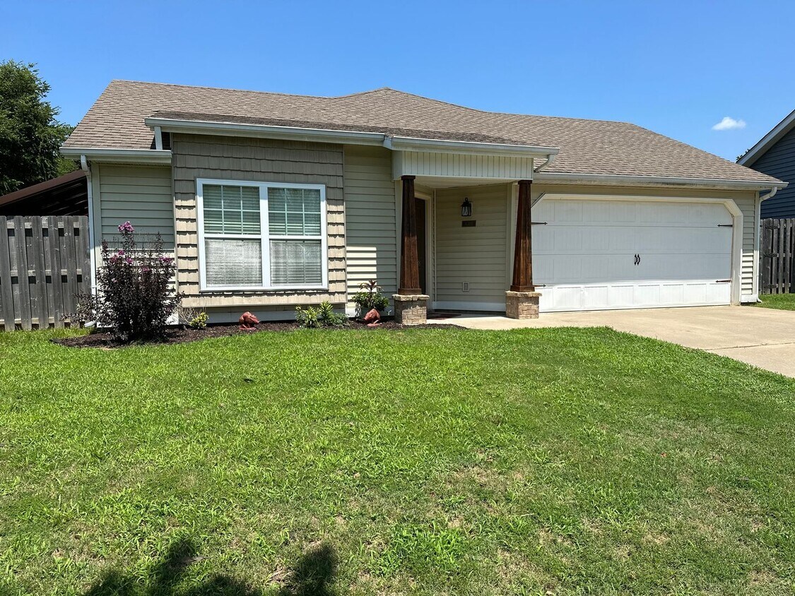 Available August 1st! 3-Bedroom, 2-Bathro... - Available August 1st!  3-Bedroom, 2-Bathro...