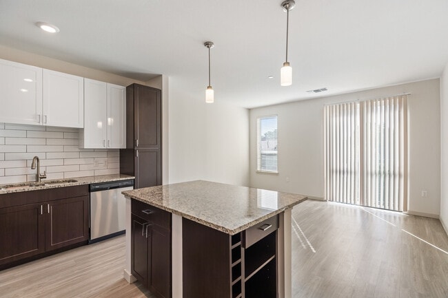 Building Photo - VENUE ON 16TH