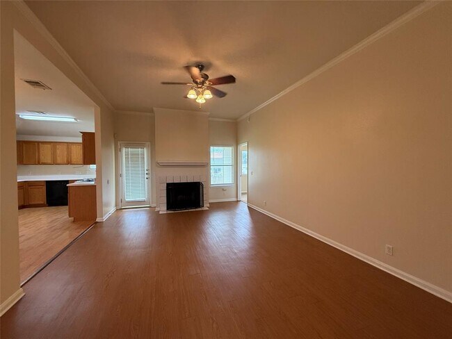Foto del edificio - 110 Little Lake Rd