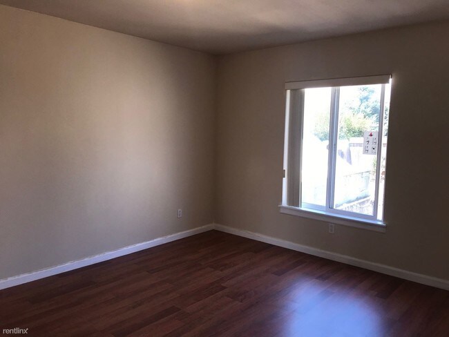 Building Photo - 1820 Taraval St